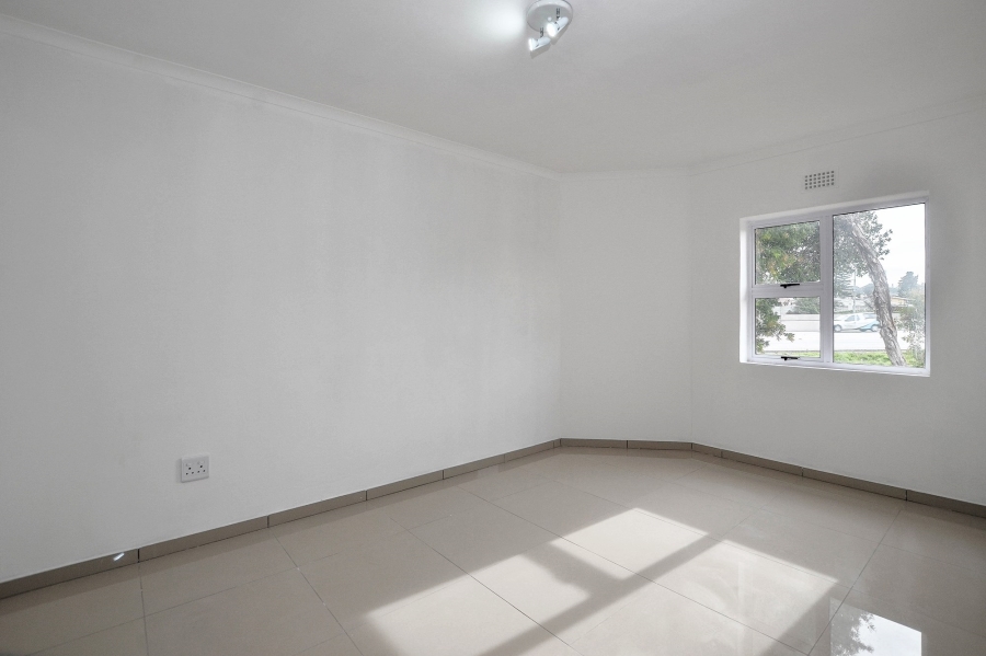 22 Bedroom Property for Sale in Oakdale Western Cape